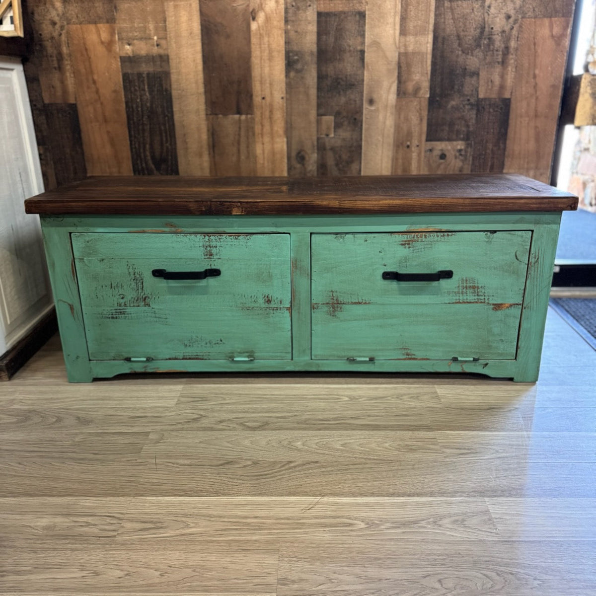 Turquoise Shoebank