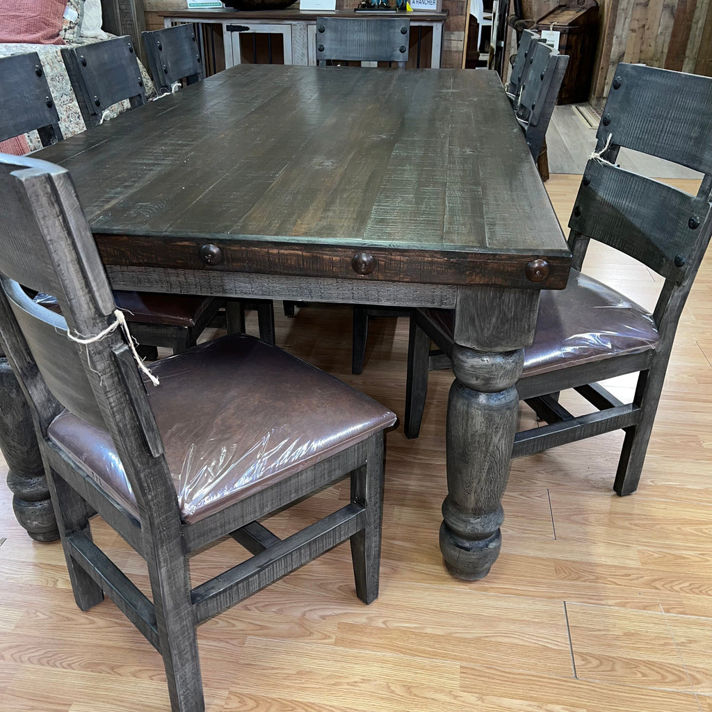 Breckenridge 8' Dining Set