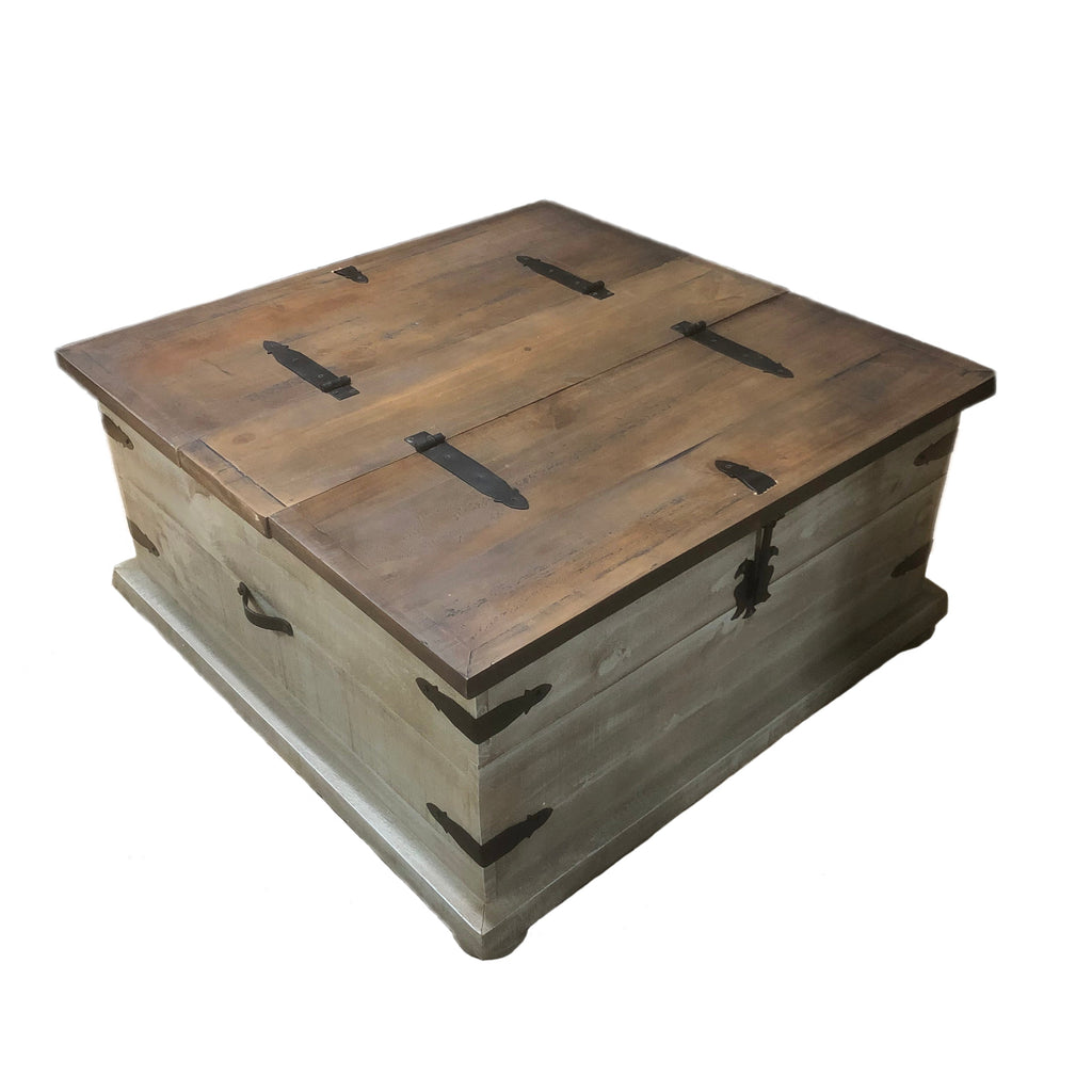 Ruidoso Trunk Coffee Table Set