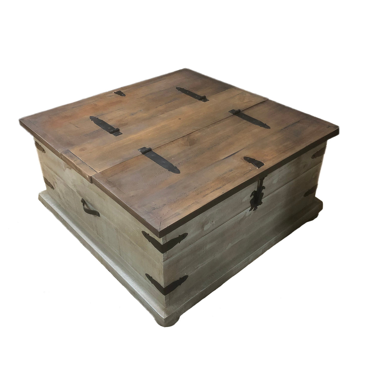 Ruidoso Trunk Coffee Table Set