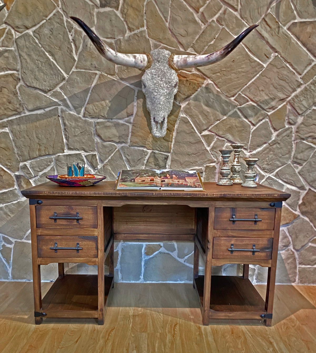 Nashville Desk